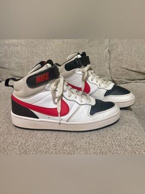 Kids Nike High-Top Sneakers size 6 Red Black & White